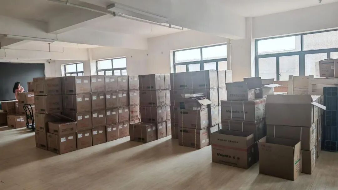 湖北显示屏维修商家如何选择？这些技术要点帮你避坑
